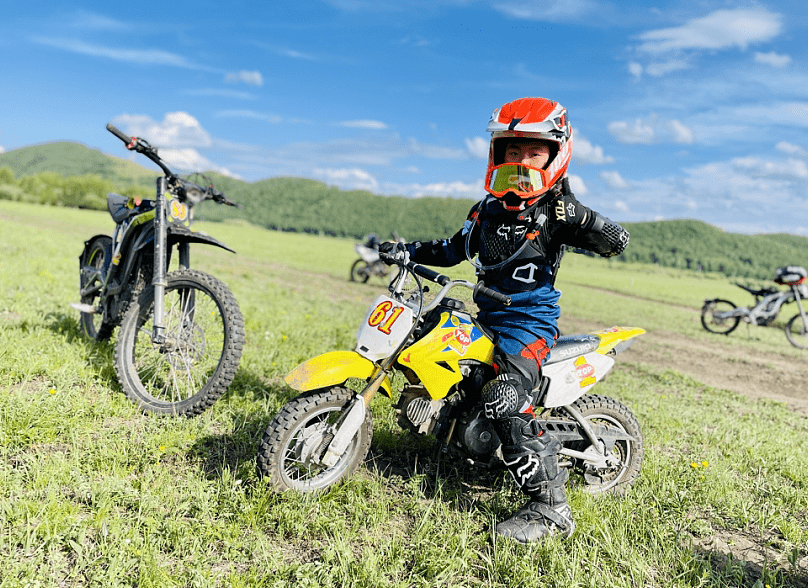 华体会体育官网入口-年轻车手的梦想与挑战