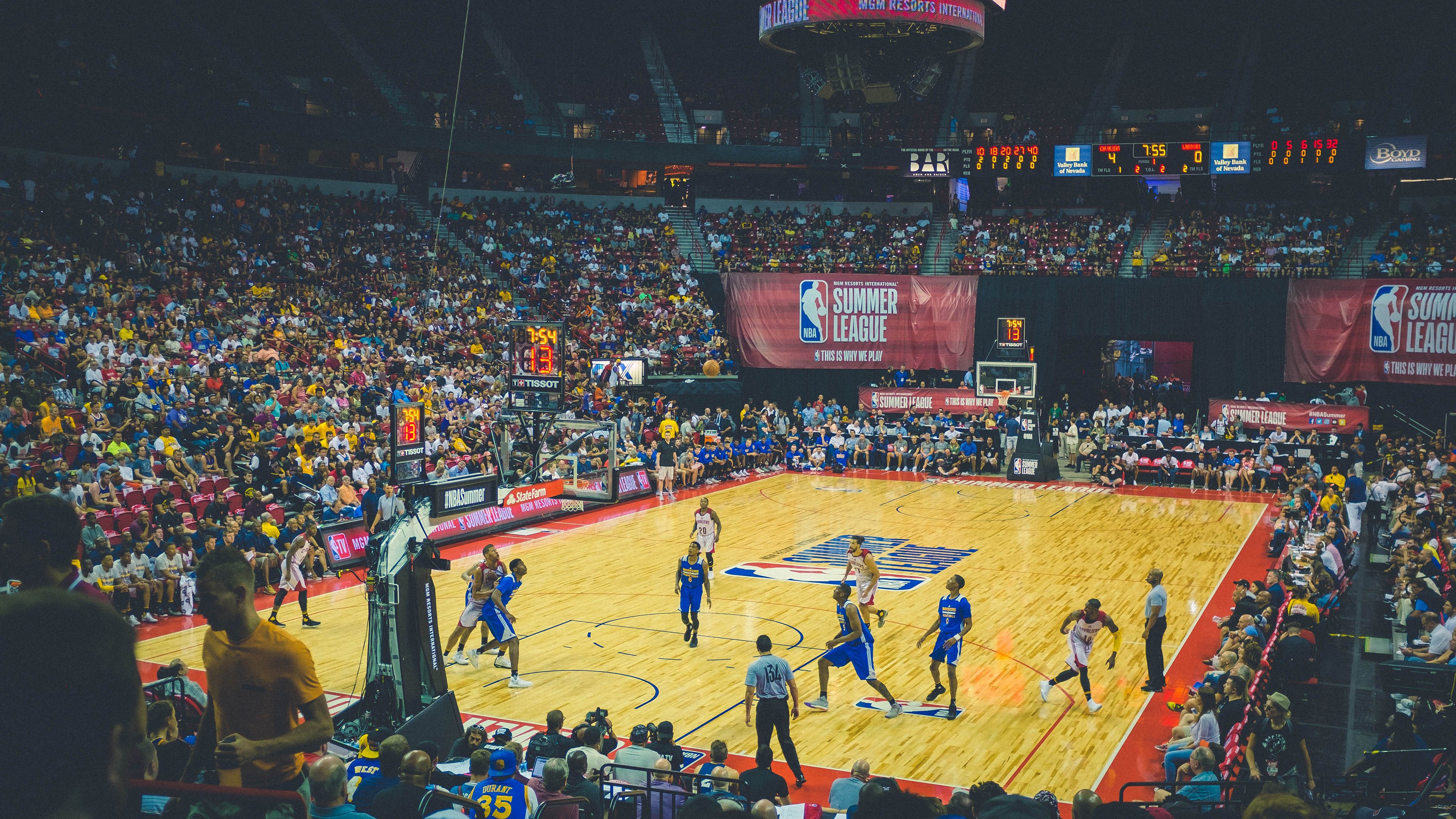 “马科斯·莫奇:阿根廷美洲狮队的防守支柱,未来大有可为”