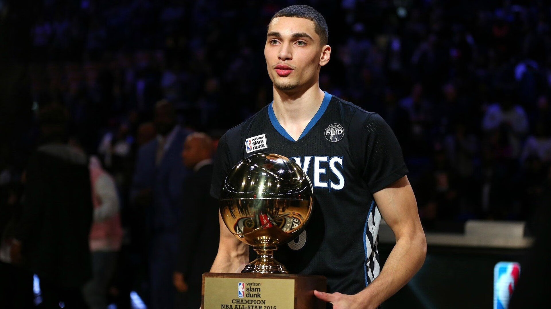 卡特的完美传球,助力全黑队形成强大的进攻火力,卡特运球能力